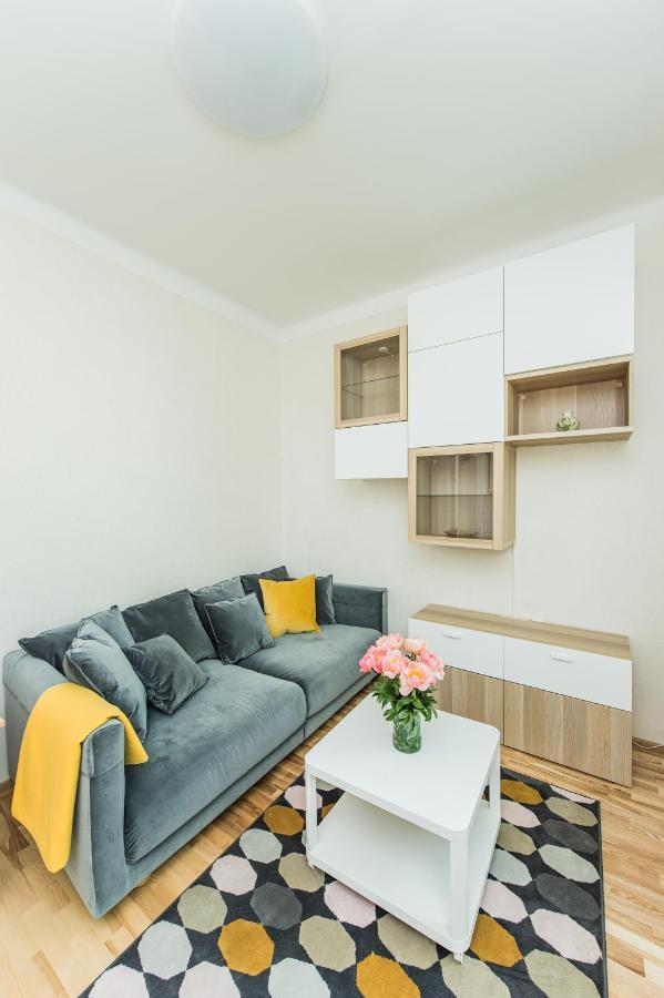 Lovely 1-Bedroom Apartment In Kaunas Old Town エクステリア 写真
